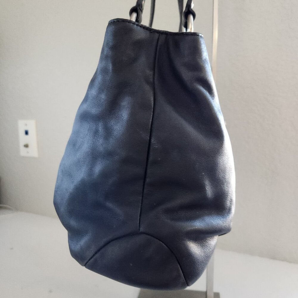 Euc Coach Soho East West Black Leather Shoulder Bag - Picture 5 of 14